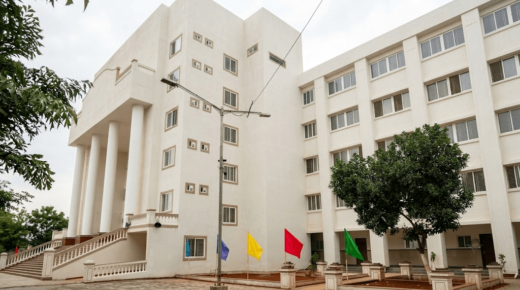 BGS Campus Architecture and Courtyard